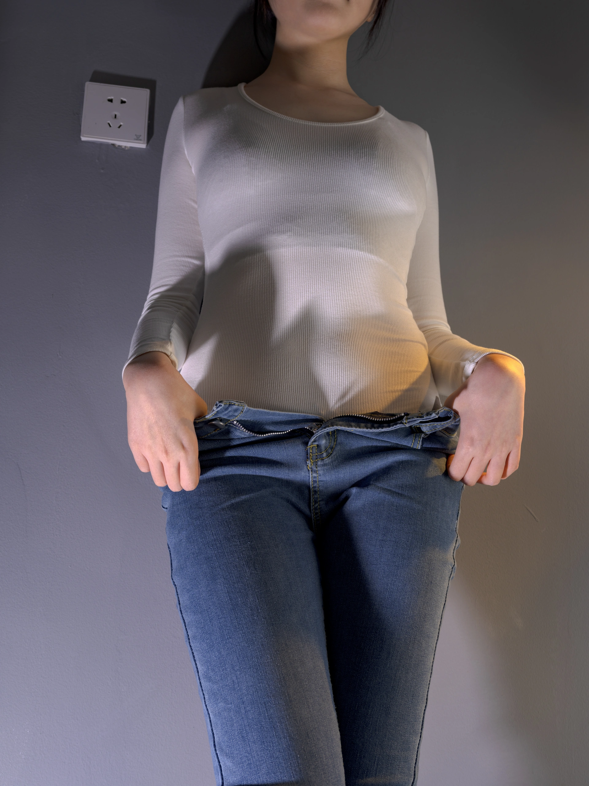 森萝财团写真 – Aika 裸足插图5